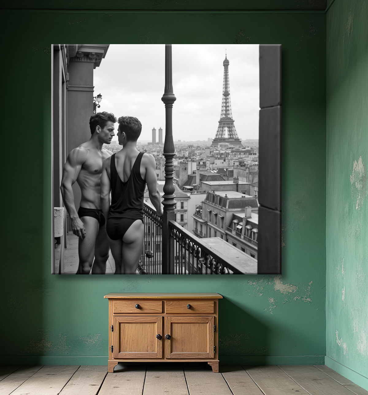 Couple masculin au balcon – tableau noir et blanc chic avec decor
