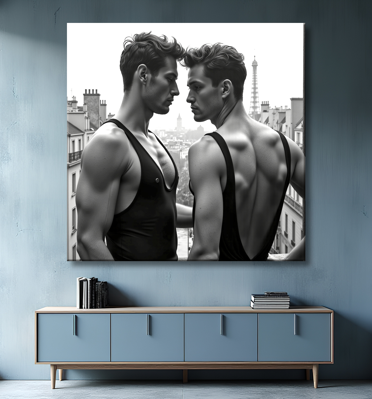 Couple masculin au balcon – tableau noir et blanc chic avec decor