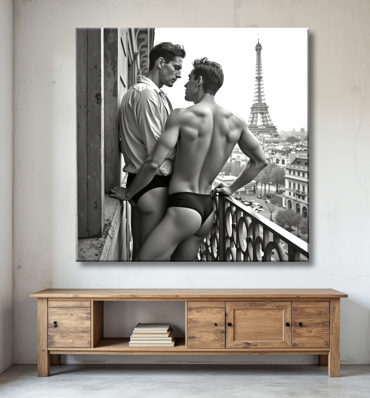 Couple masculin au balcon – tableau noir et blanc chic avec decor