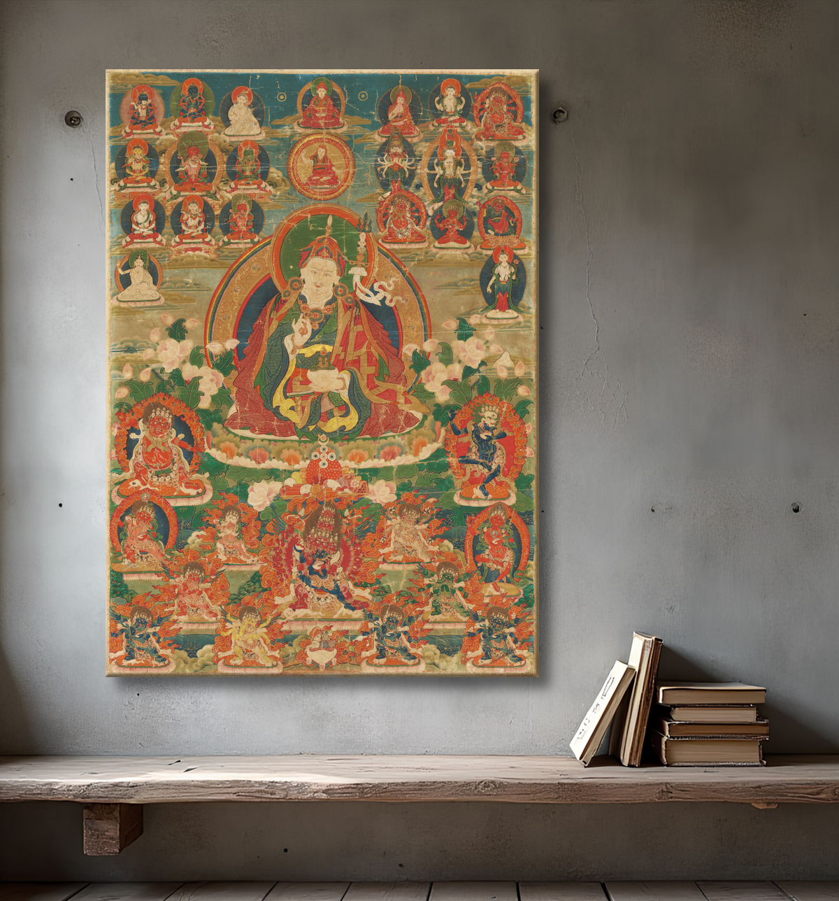 Gourou Padmasambhava assis tenant un coup de foudre (Vajra) et une coupe du crâne (Kapala) avec decor