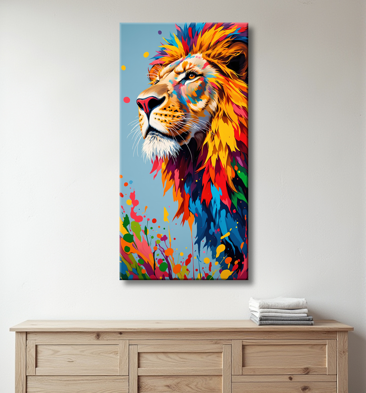 Tableau lion pop art - Crinière arc-en-ciel sur fond bleu-gris avec decor