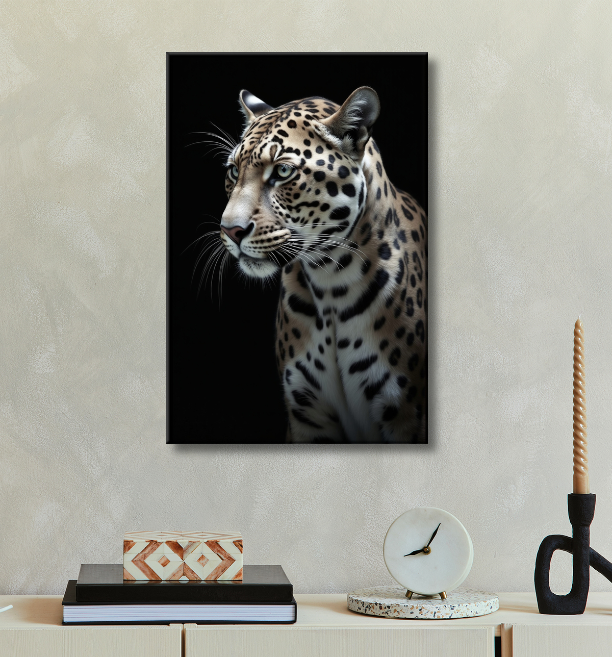 Tableau léopard - Portrait studio sur fond noir avec decor