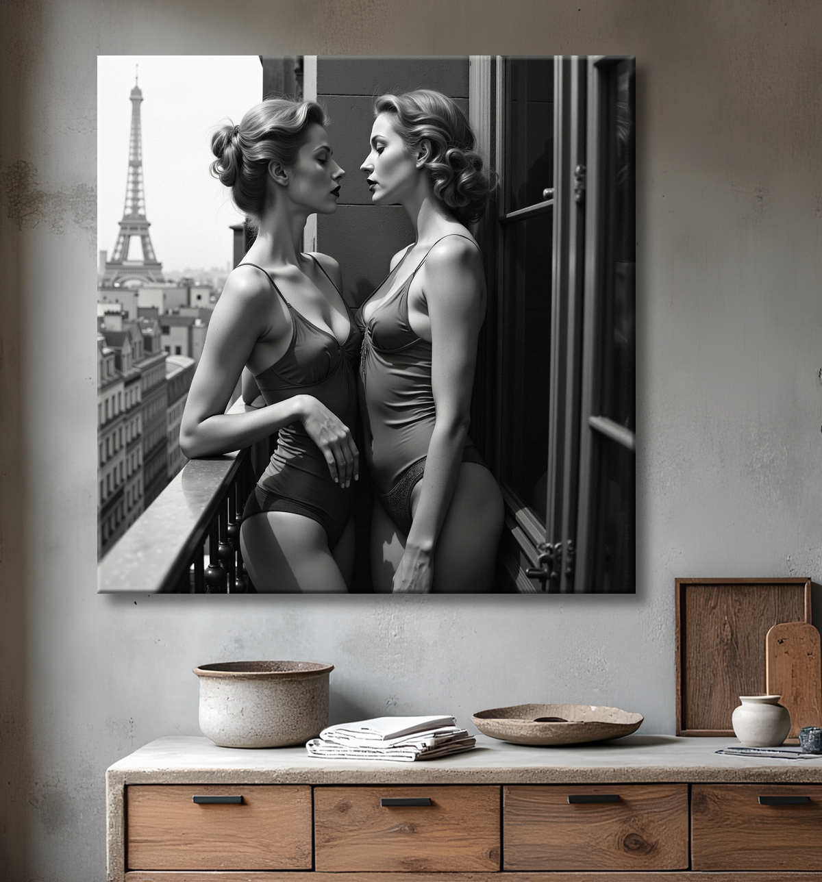 Tableau couple femmes chic Paris noir et blanc avec decor