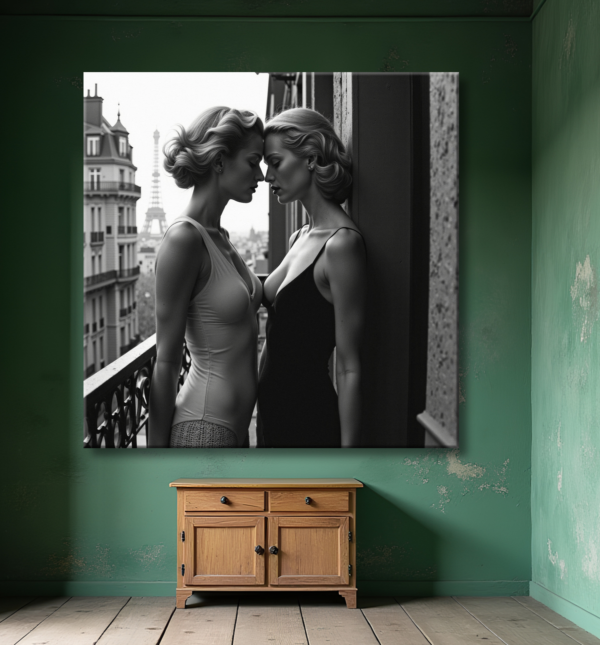 Tableau couple femmes chic Paris noir et blanc avec decor