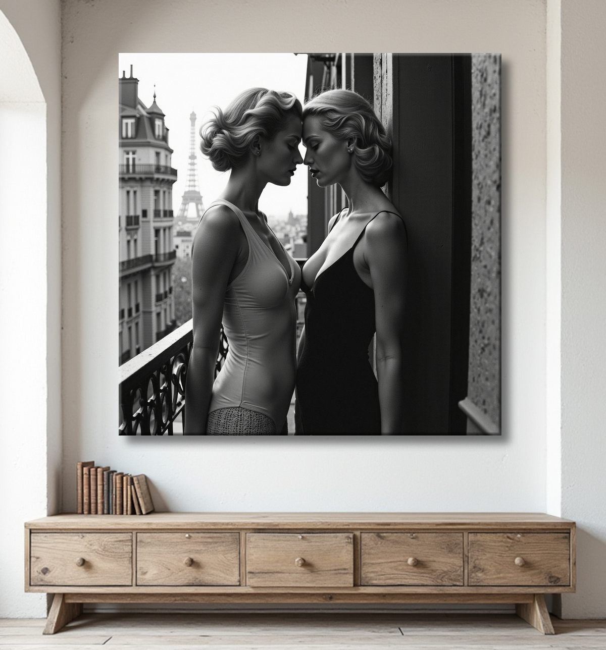Tableau couple femmes chic Paris noir et blanc avec decor