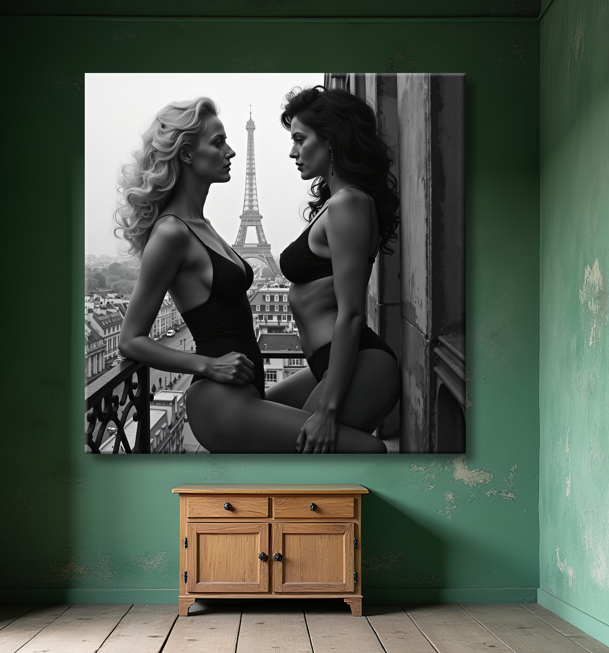 Tableau couple femmes chic Paris noir et blanc avec decor