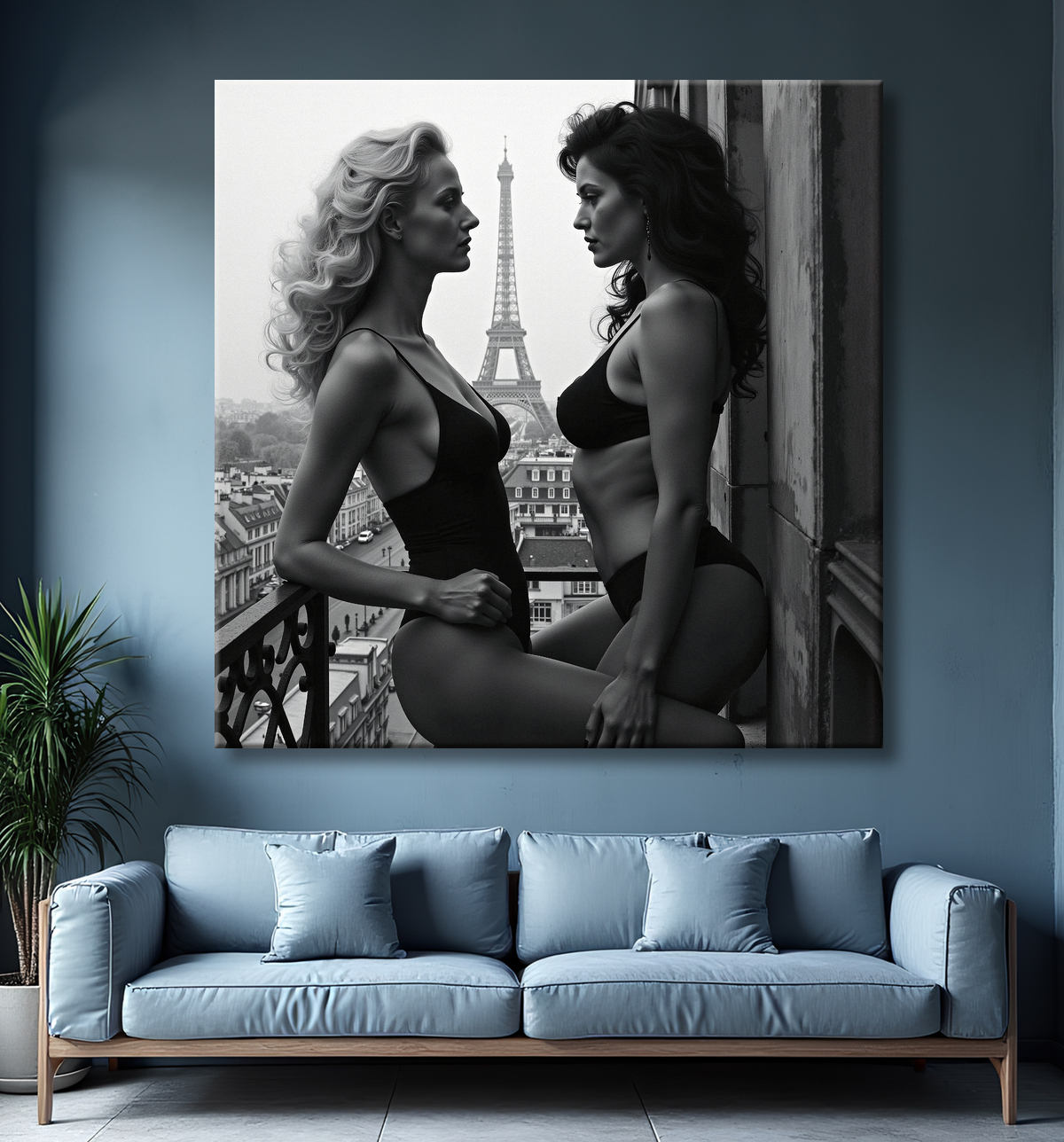 Tableau couple femmes chic Paris noir et blanc avec decor