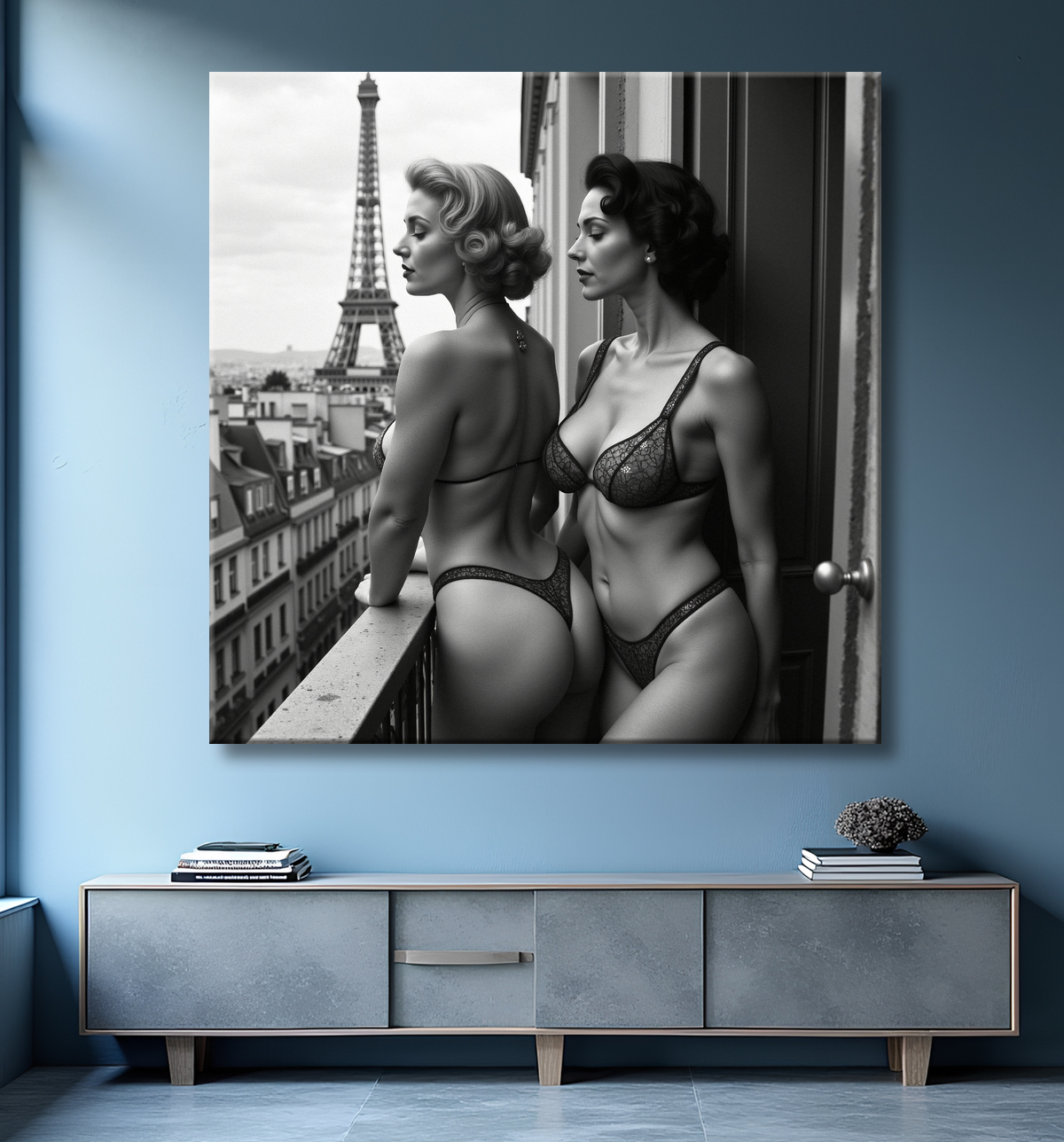 Tableau couple femmes chic Paris noir et blanc avec decor