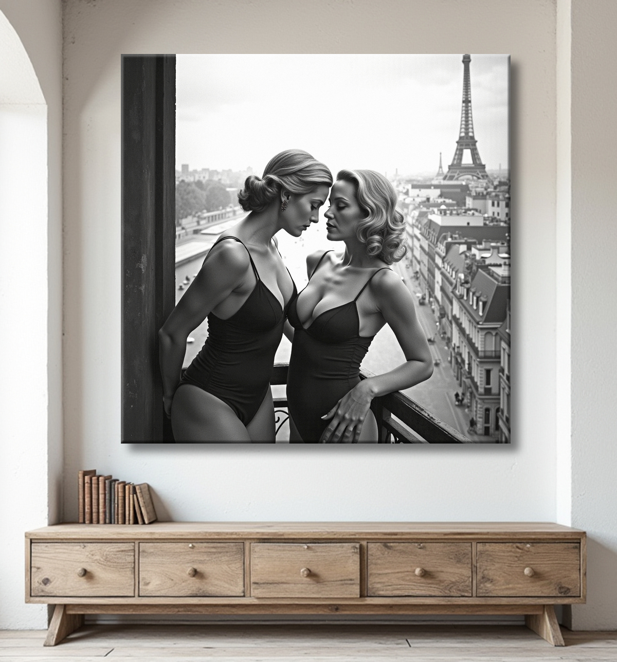 Tableau couple femmes chic Paris noir et blanc avec decor