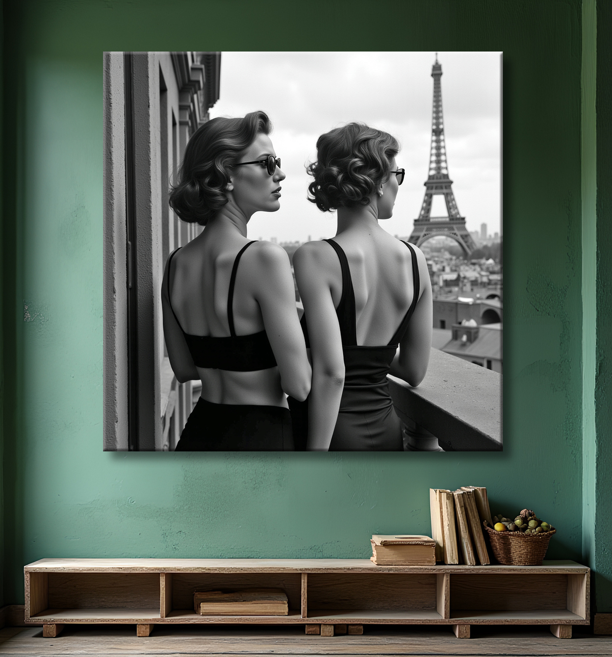 Tableau couple femmes chic Paris noir et blanc avec decor