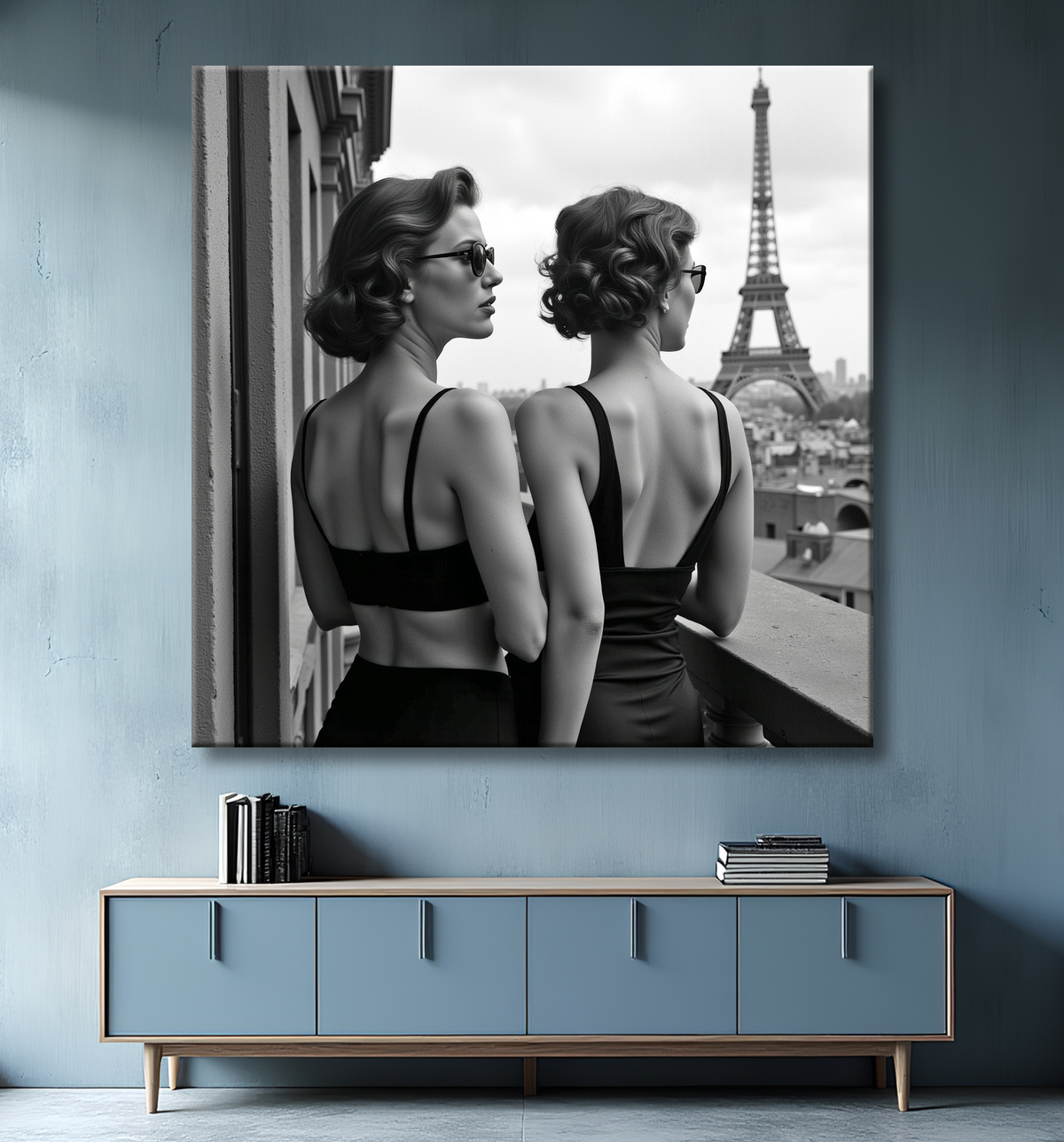 Tableau couple femmes chic Paris noir et blanc avec decor