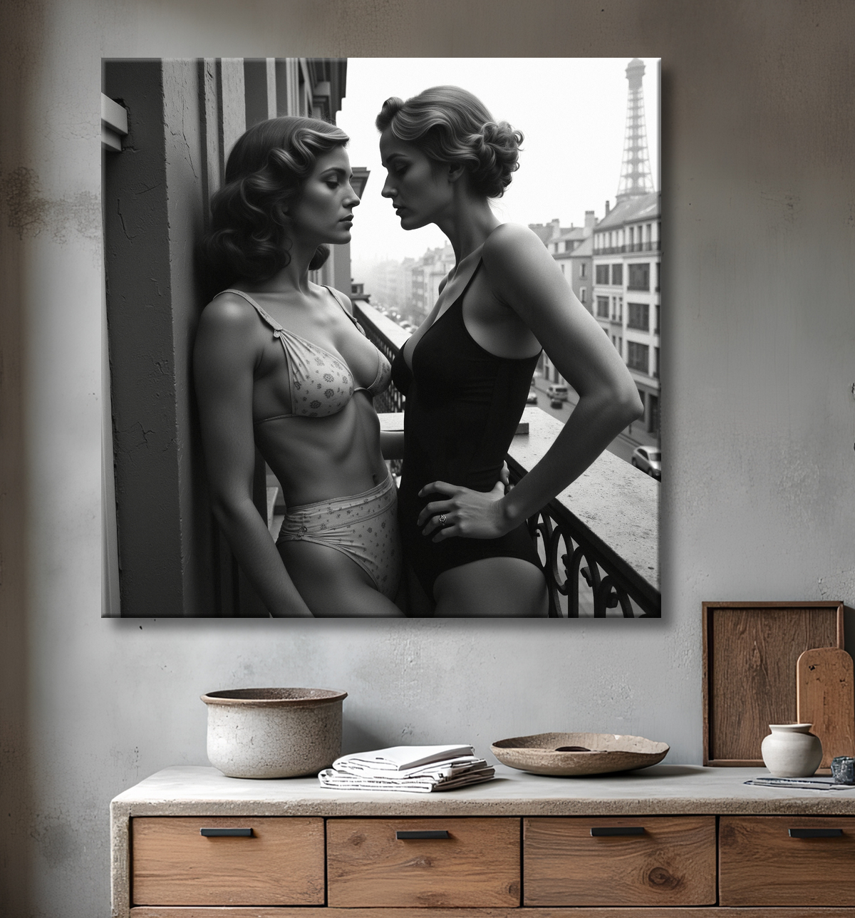 Tableau couple femmes chic Paris noir et blanc avec decor