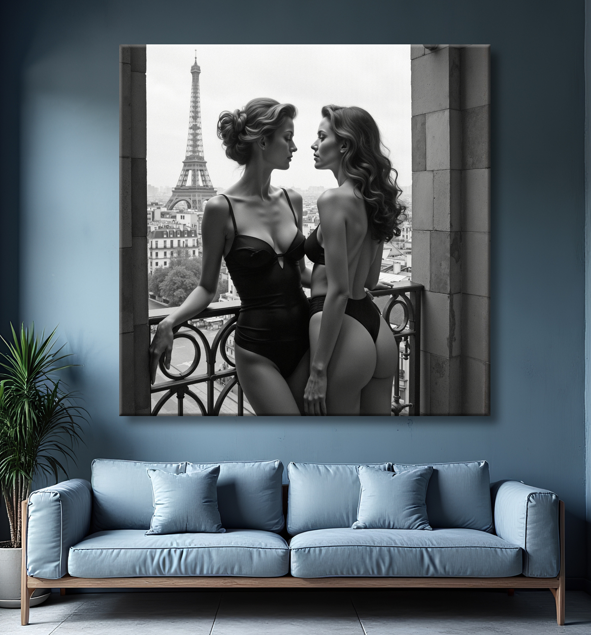 Tableau couple femmes chic Paris noir et blanc avec decor