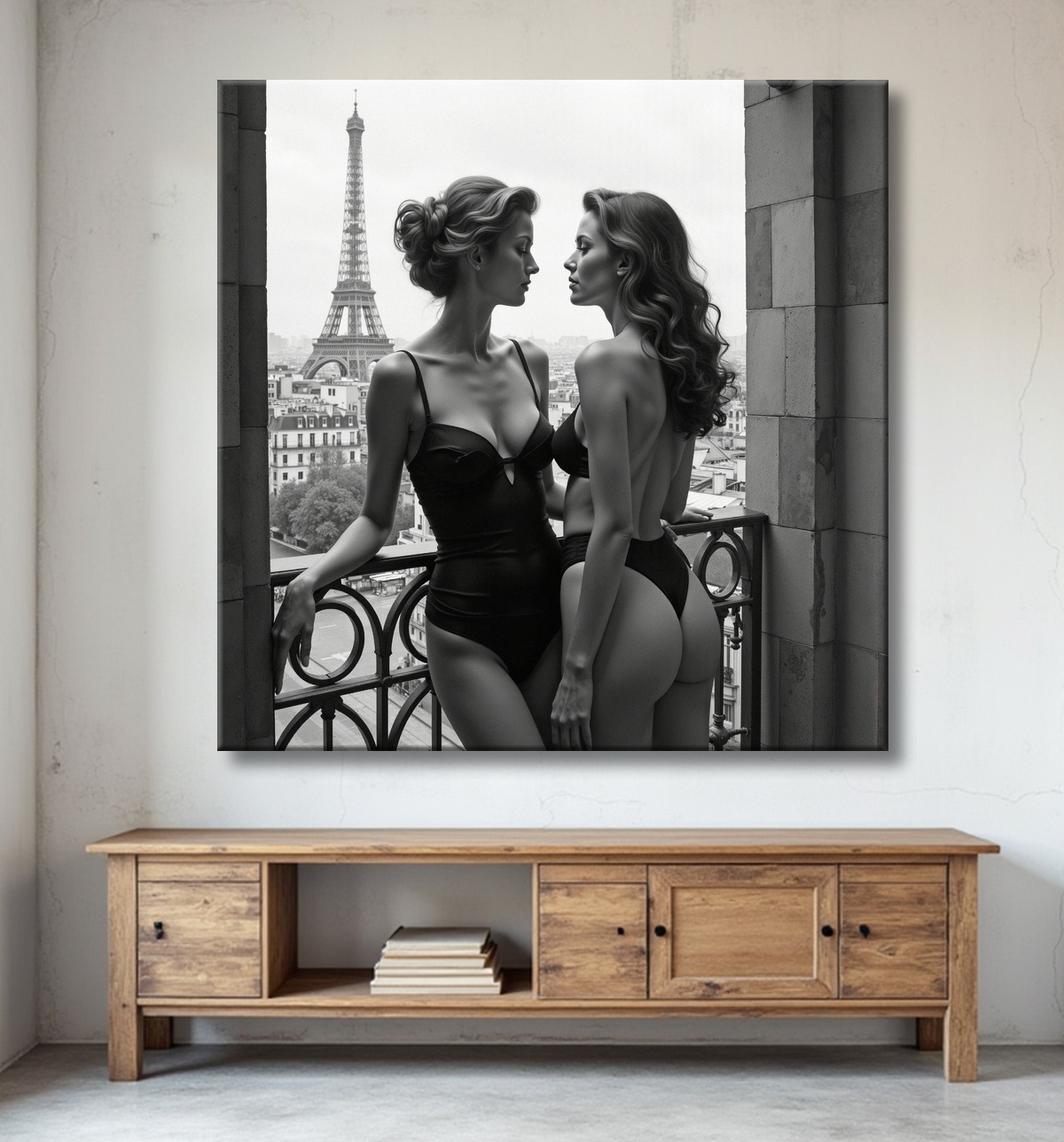 Tableau couple femmes chic Paris noir et blanc avec decor