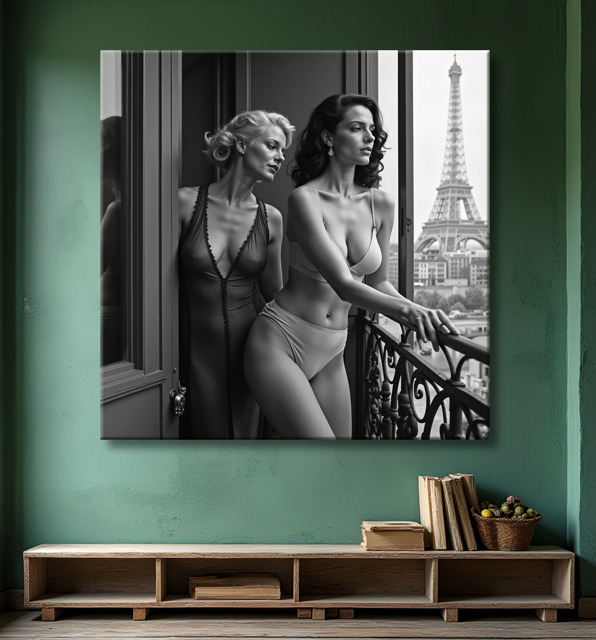 Tableau couple femmes chic Paris noir et blanc avec decor