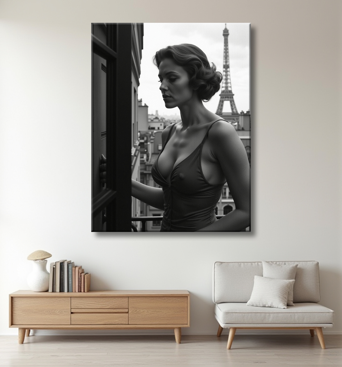 Femme au balcon – tableau noir et blanc intimiste avec decor