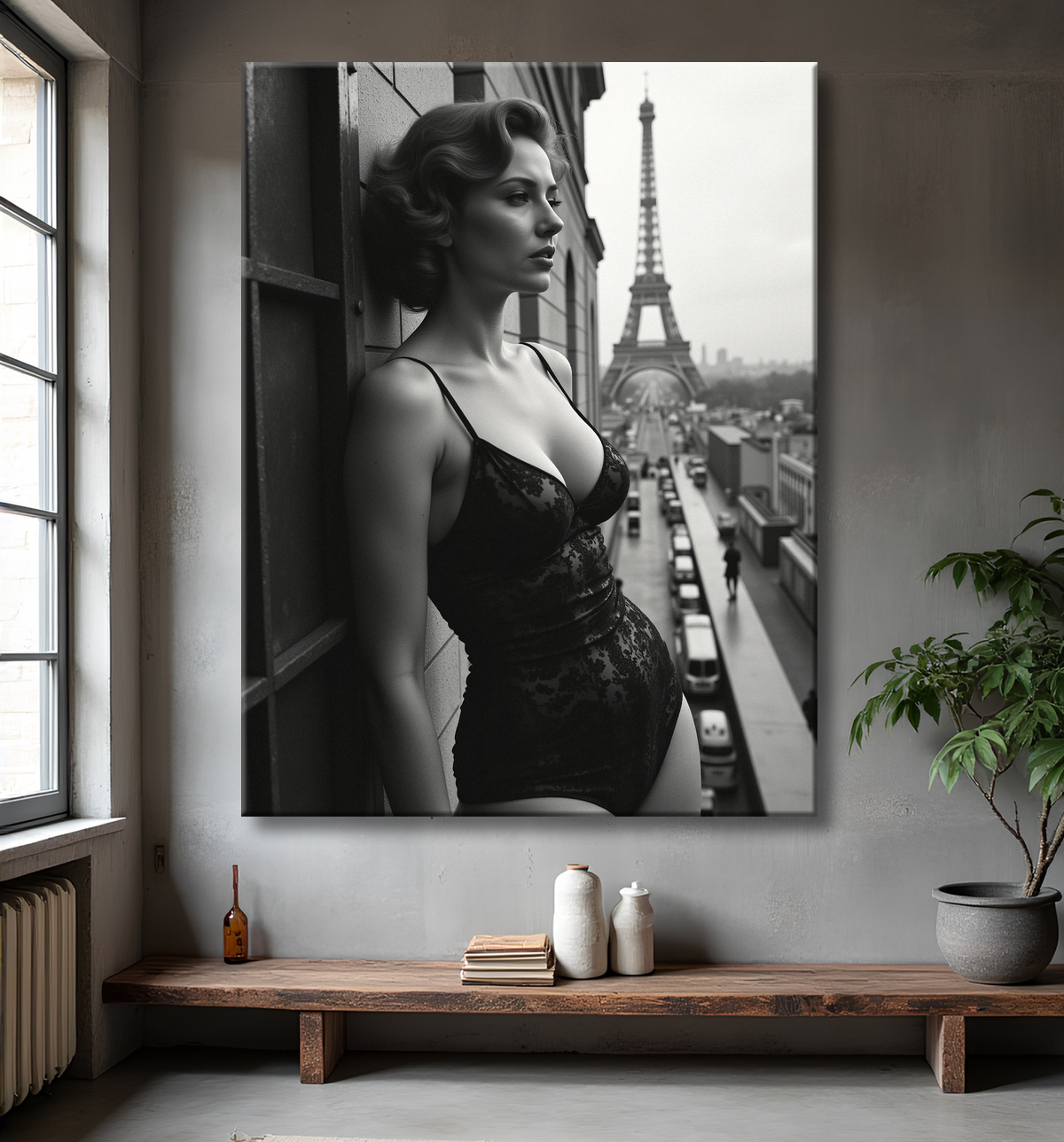 Femme au balcon – tableau noir et blanc intimiste avec decor