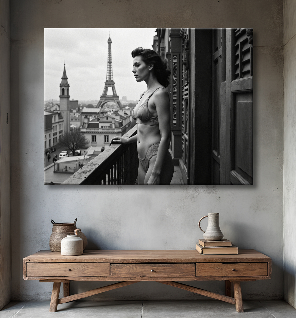 Femme au balcon – tableau noir et blanc intimiste avec decor