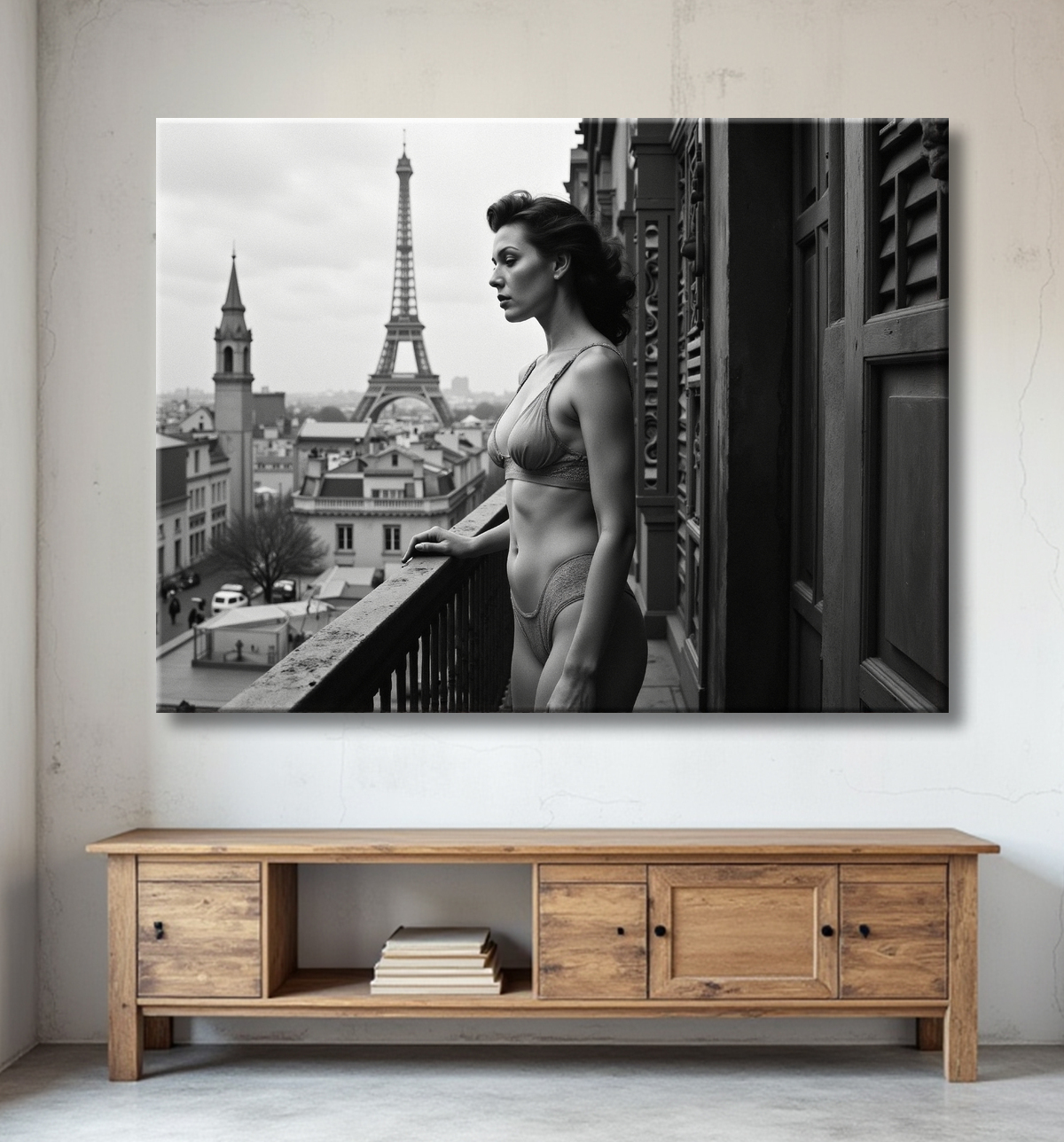 Femme au balcon – tableau noir et blanc intimiste avec decor