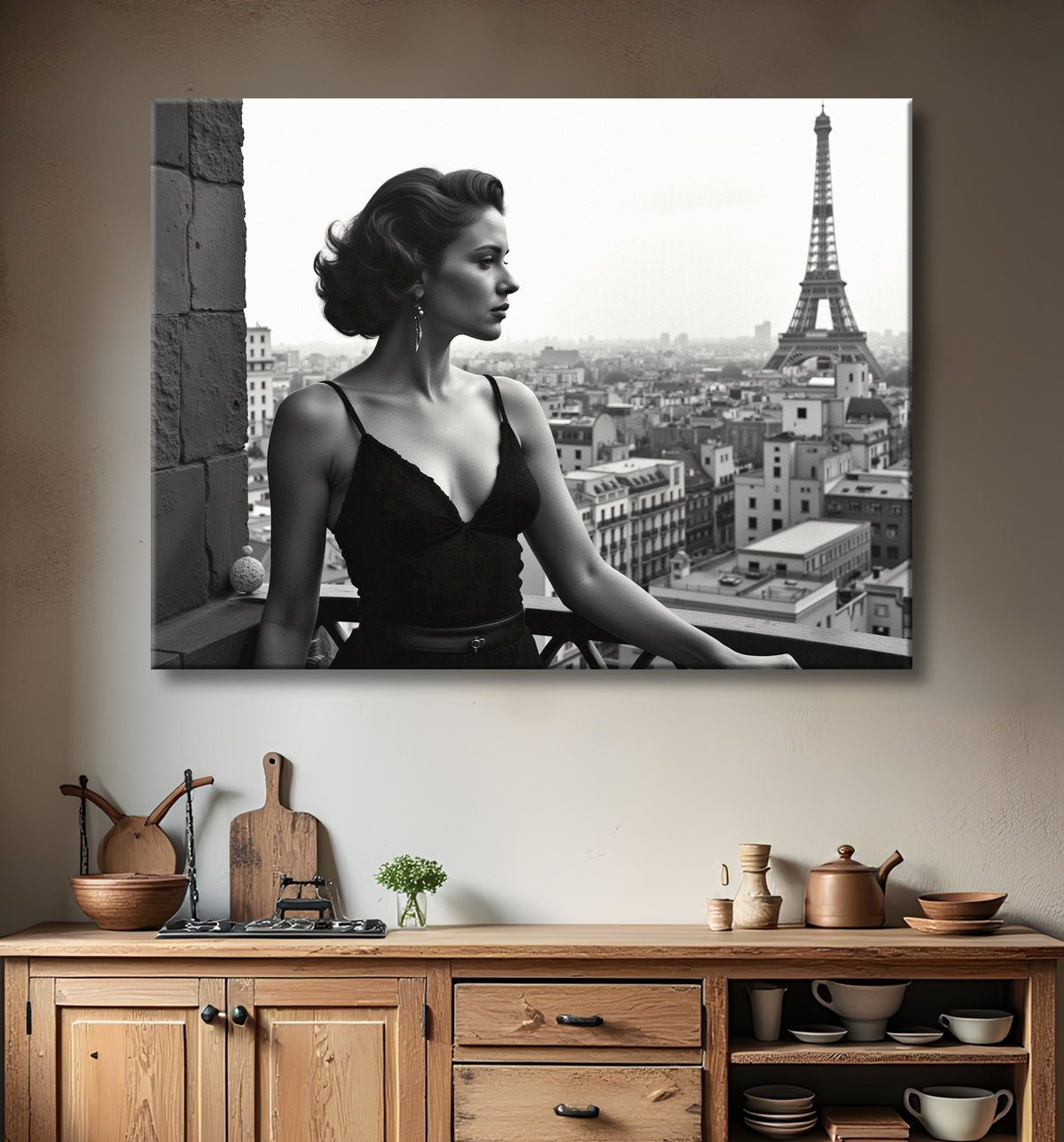 Femme au balcon – tableau noir et blanc intimiste avec decor