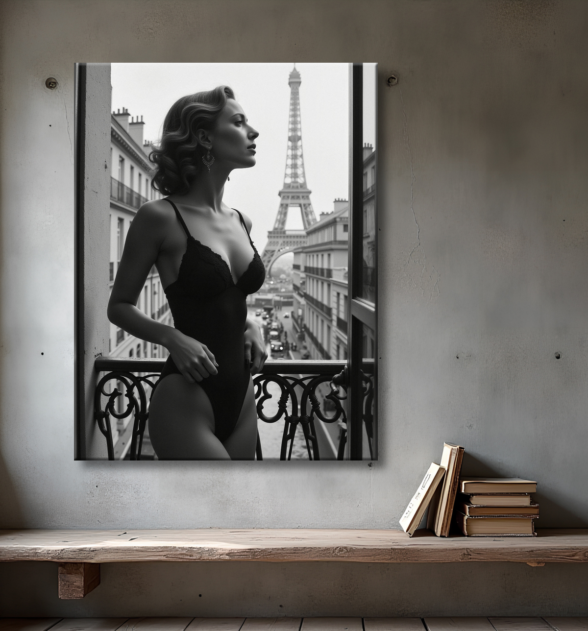 Femme au balcon – tableau noir et blanc intimiste avec decor