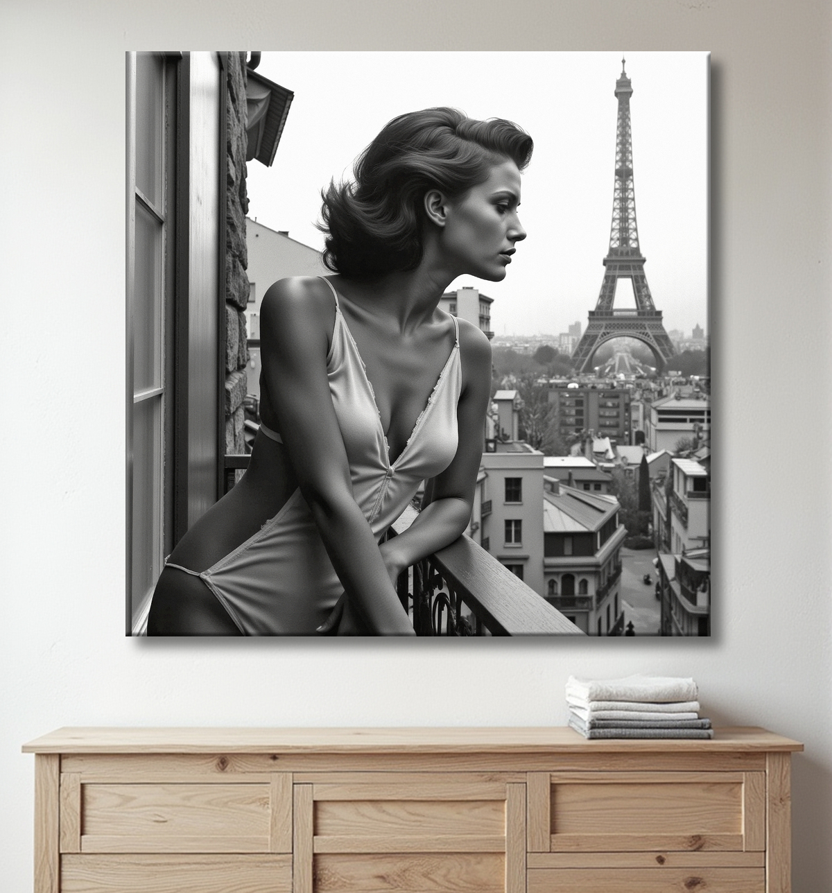 Femme au balcon – tableau noir et blanc intimiste avec decor
