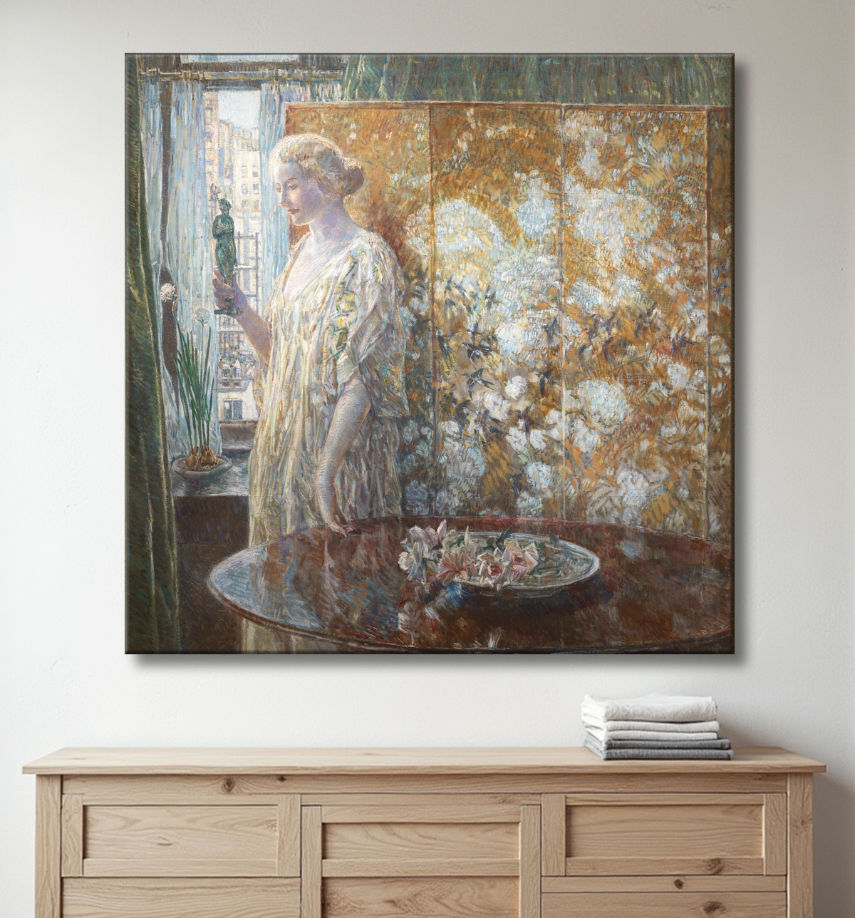 Reproduction Tanagra (Les Bâtisseurs, New York) de Childe Hassam, born Dorchester, MA 1859-died East Hampton, NY 1935 avec decor