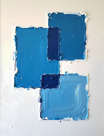Tableau abstrait à dominante bleue, formes géométriques simples et texture en relief. Une œuvre contemporaine imprimée numériquement, alliant sobriété et présence visuelle.